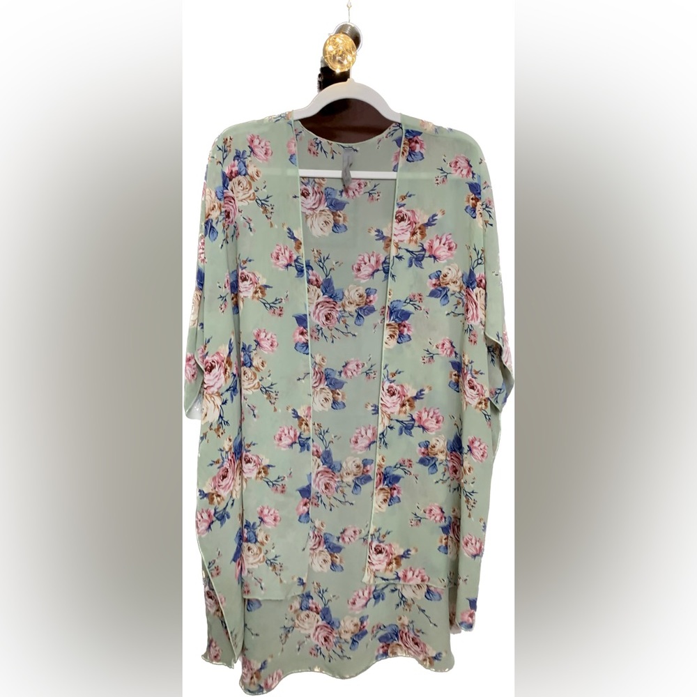HoneyMe Curvy Green Floral Kimono